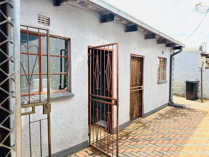 To Let 3 Bedroom Property for Rent in Vosloorus Gauteng