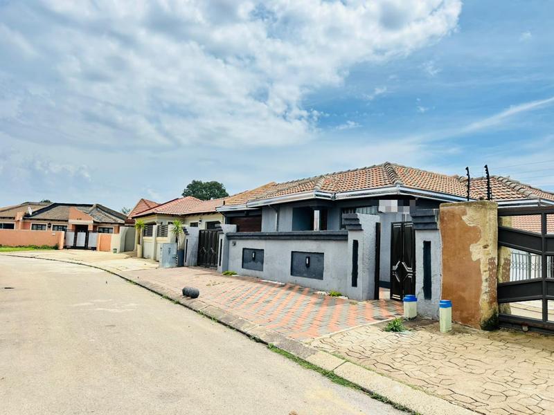 To Let 3 Bedroom Property for Rent in Vosloorus Gauteng