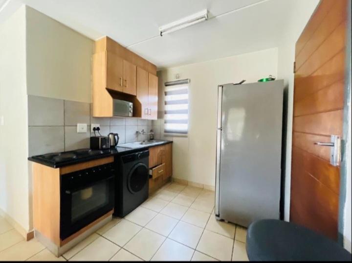 2 Bedroom Property for Sale in Olifantsvlei Gauteng