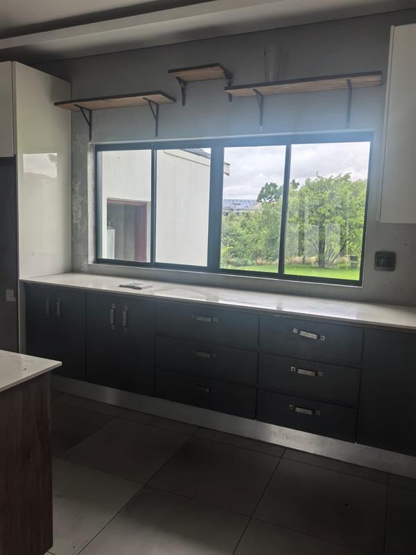 5 Bedroom Property for Sale in Blue Valley Golf Estate Gauteng