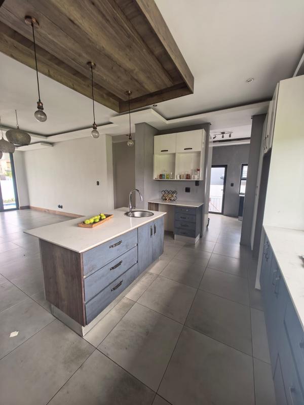 5 Bedroom Property for Sale in Blue Valley Golf Estate Gauteng