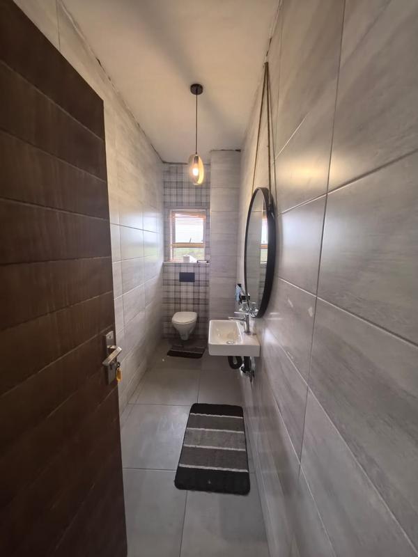 5 Bedroom Property for Sale in Blue Valley Golf Estate Gauteng