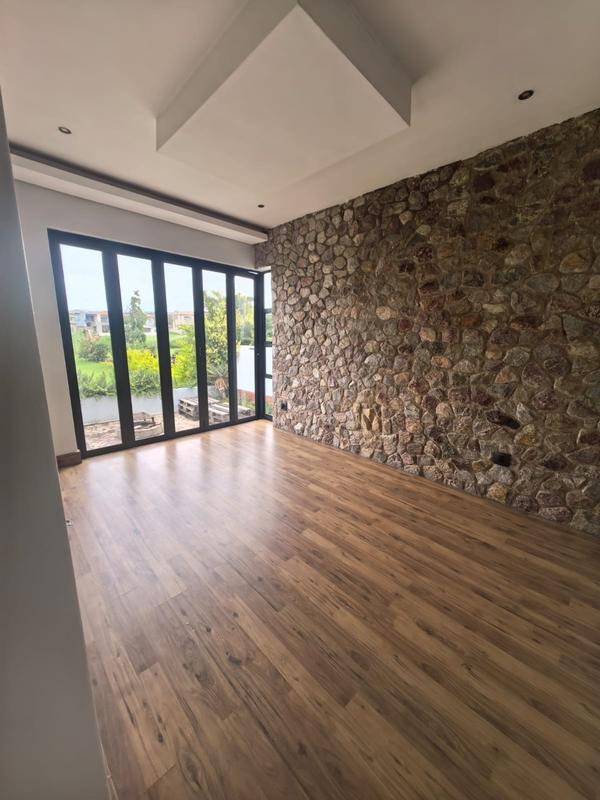 5 Bedroom Property for Sale in Blue Valley Golf Estate Gauteng