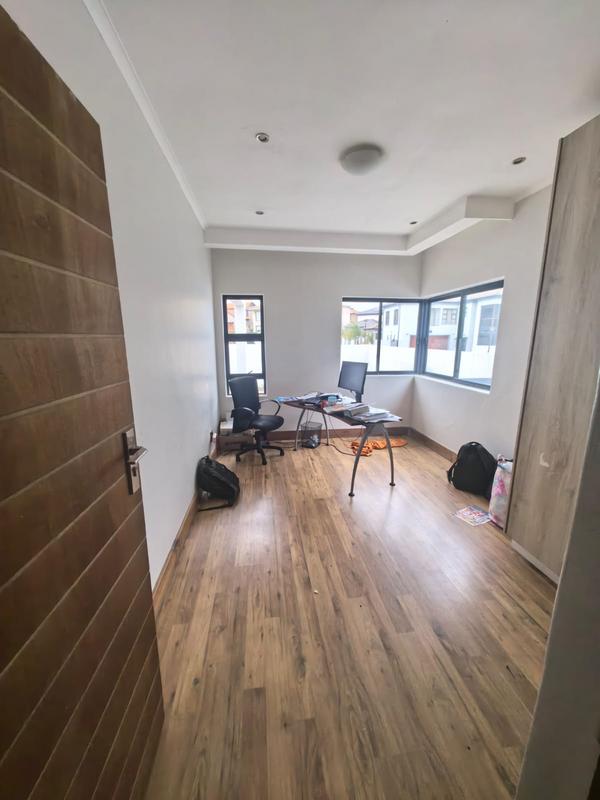 5 Bedroom Property for Sale in Blue Valley Golf Estate Gauteng