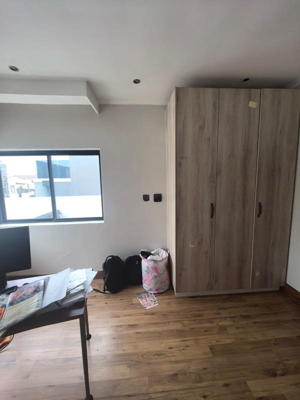 5 Bedroom Property for Sale in Blue Valley Golf Estate Gauteng