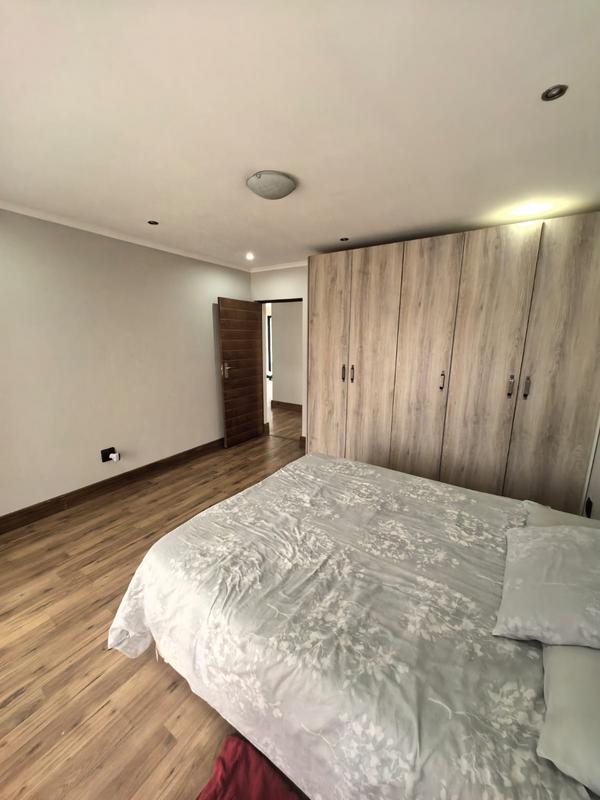 5 Bedroom Property for Sale in Blue Valley Golf Estate Gauteng