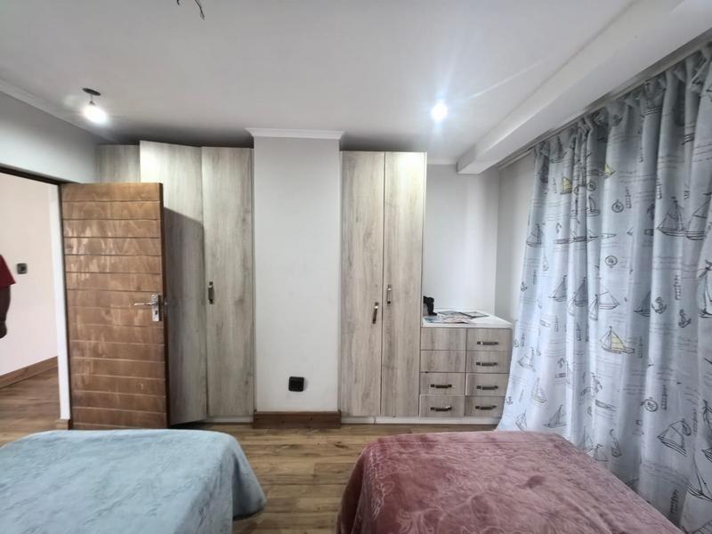 5 Bedroom Property for Sale in Blue Valley Golf Estate Gauteng