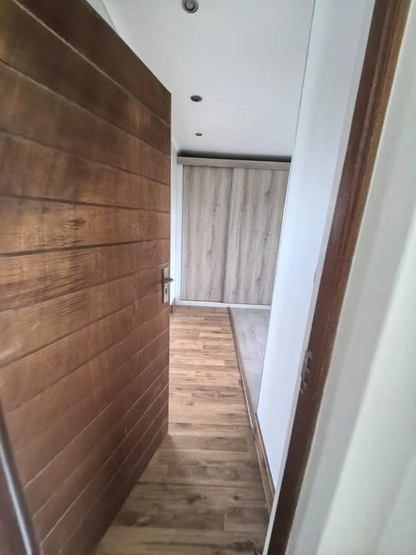 5 Bedroom Property for Sale in Blue Valley Golf Estate Gauteng