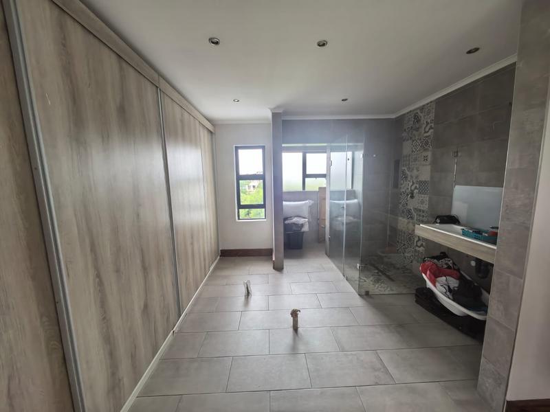 5 Bedroom Property for Sale in Blue Valley Golf Estate Gauteng