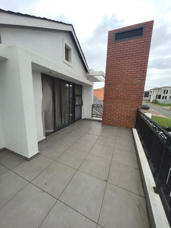 5 Bedroom Property for Sale in Blue Valley Golf Estate Gauteng