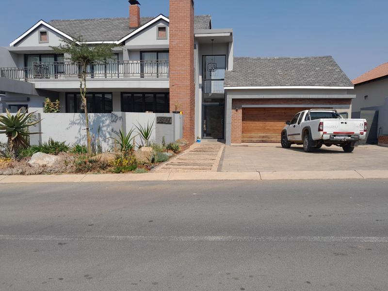 5 Bedroom Property for Sale in Blue Valley Golf Estate Gauteng