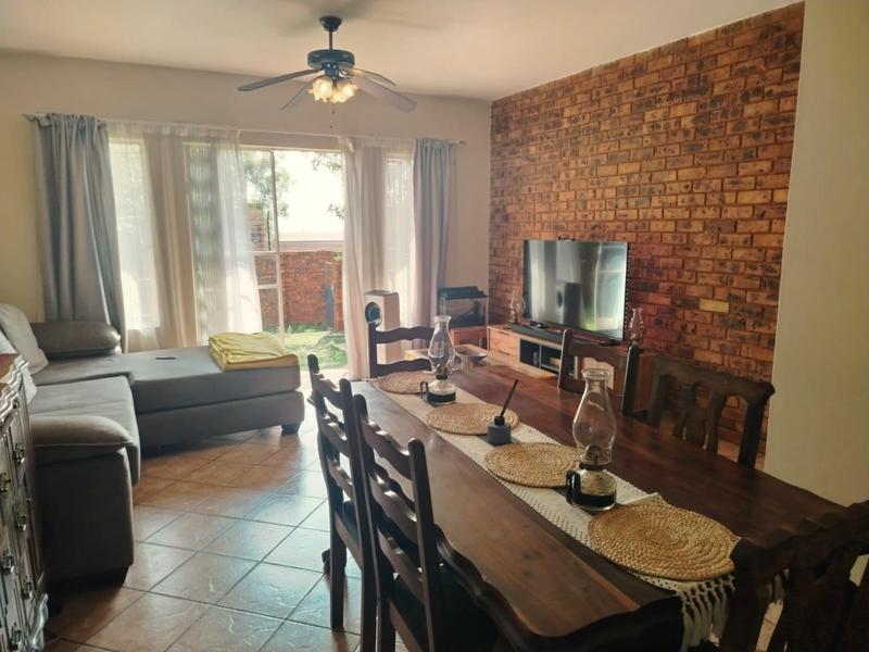2 Bedroom Property for Sale in Zwartkop Gauteng