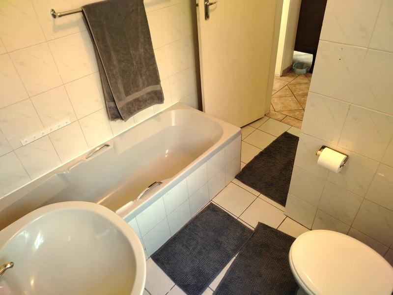 2 Bedroom Property for Sale in Zwartkop Gauteng