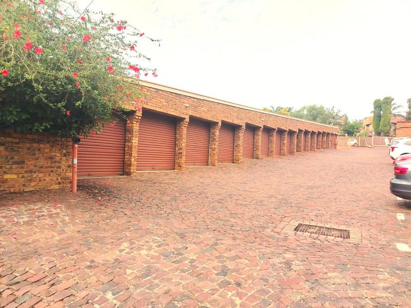 2 Bedroom Property for Sale in Zwartkop Gauteng