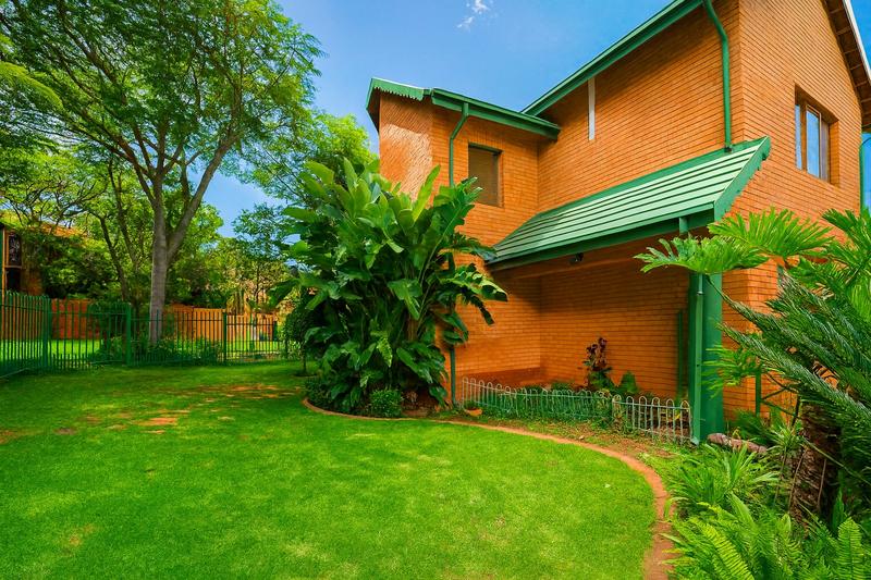 4 Bedroom Property for Sale in Erasmuskloof Gauteng