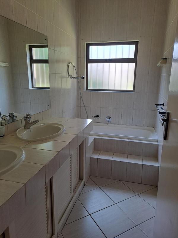 To Let 4 Bedroom Property for Rent in Wendywood Gauteng