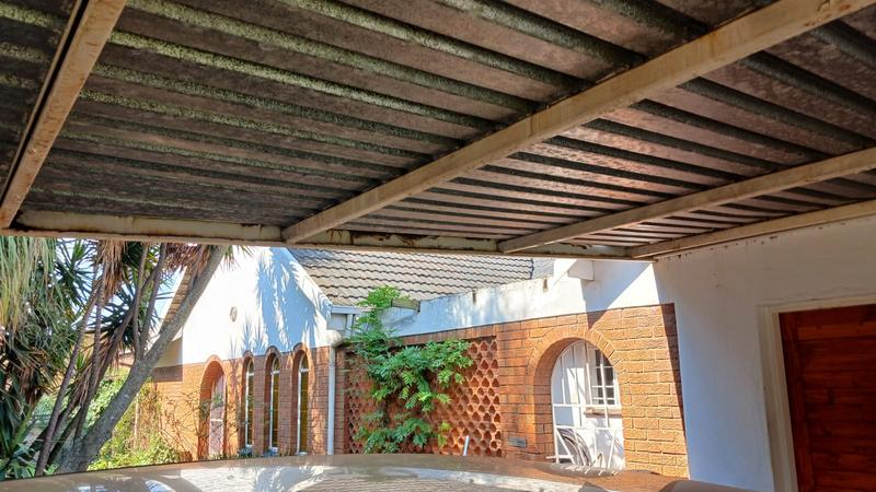 6 Bedroom Property for Sale in Clayville Gauteng
