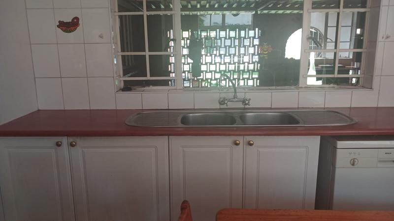 6 Bedroom Property for Sale in Clayville Gauteng