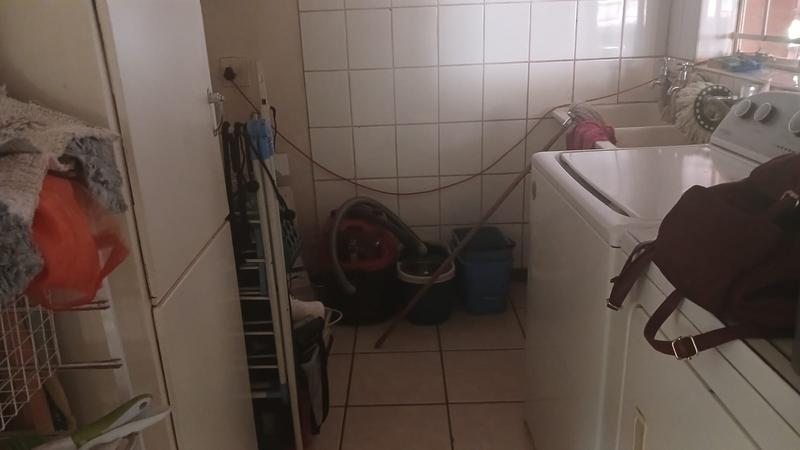 6 Bedroom Property for Sale in Clayville Gauteng