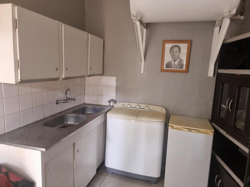 To Let 1 Bedroom Property for Rent in Norwood Gauteng