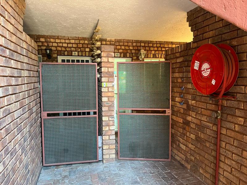2 Bedroom Property for Sale in Doornpoort Gauteng