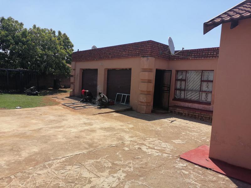 2 Bedroom Property for Sale in Lotus Gardens Gauteng