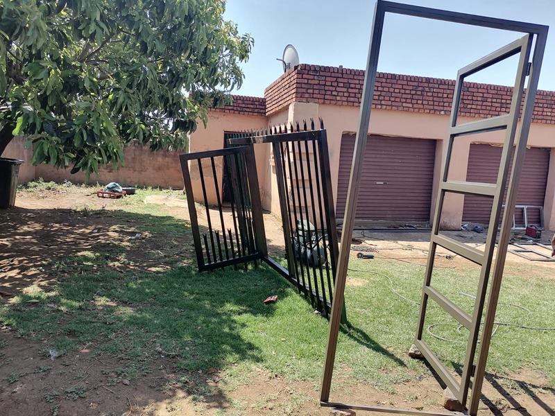 2 Bedroom Property for Sale in Lotus Gardens Gauteng