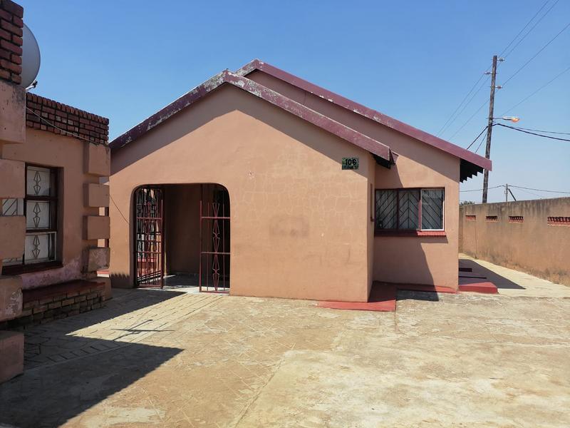 2 Bedroom Property for Sale in Lotus Gardens Gauteng