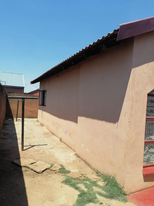 2 Bedroom Property for Sale in Lotus Gardens Gauteng