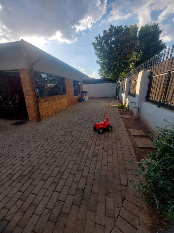 To Let 0 Bedroom Property for Rent in Roodepoort North Gauteng