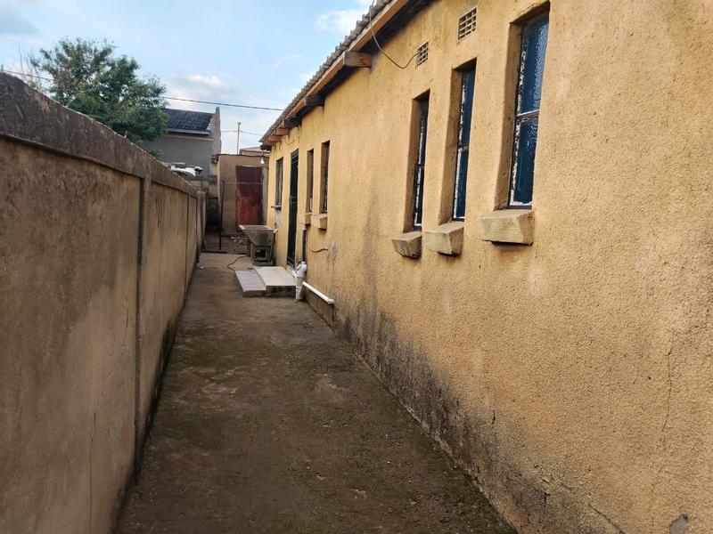 2 Bedroom Property for Sale in Thulani Gauteng