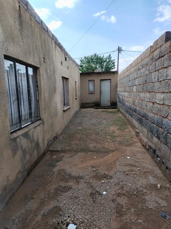 2 Bedroom Property for Sale in Thulani Gauteng