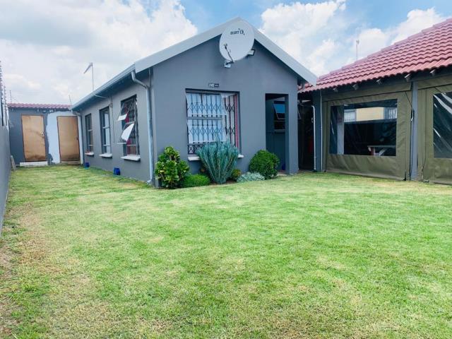 3 Bedroom Property for Sale in Fleurhof Gauteng