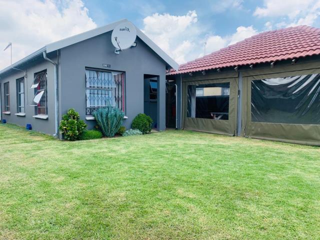 3 Bedroom Property for Sale in Fleurhof Gauteng