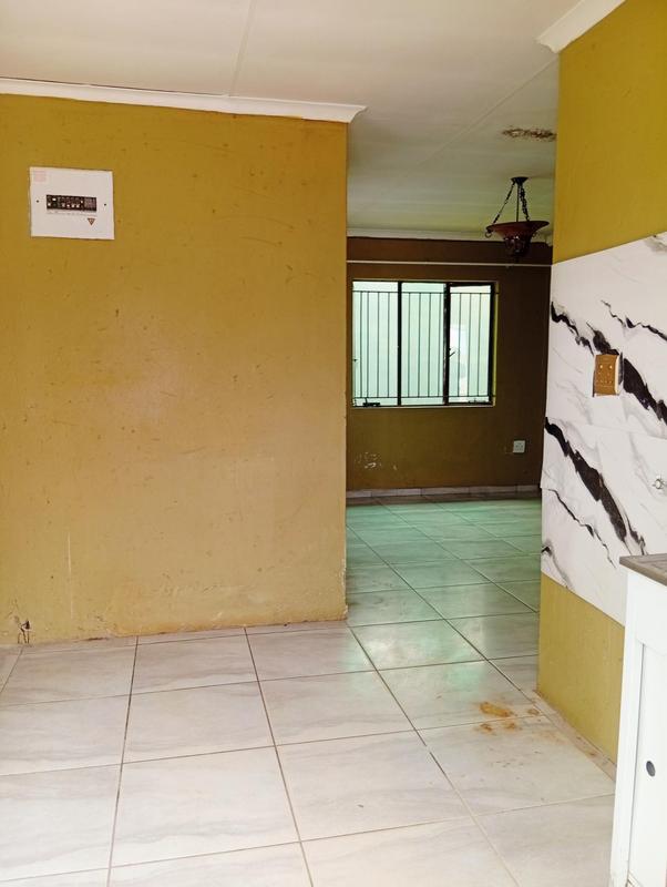 2 Bedroom Property for Sale in Lakeside Gauteng