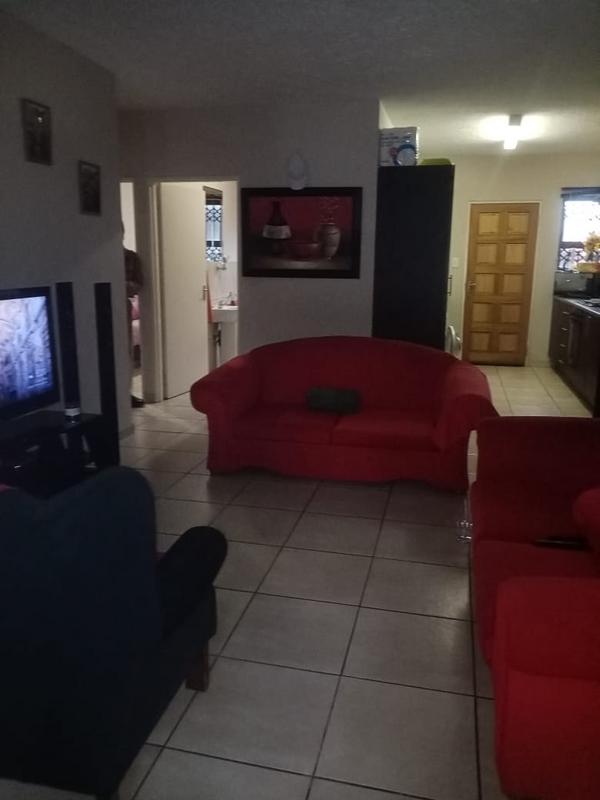 2 Bedroom Property for Sale in Florida Lake Gauteng