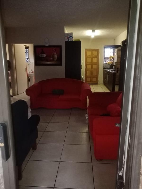 2 Bedroom Property for Sale in Florida Lake Gauteng