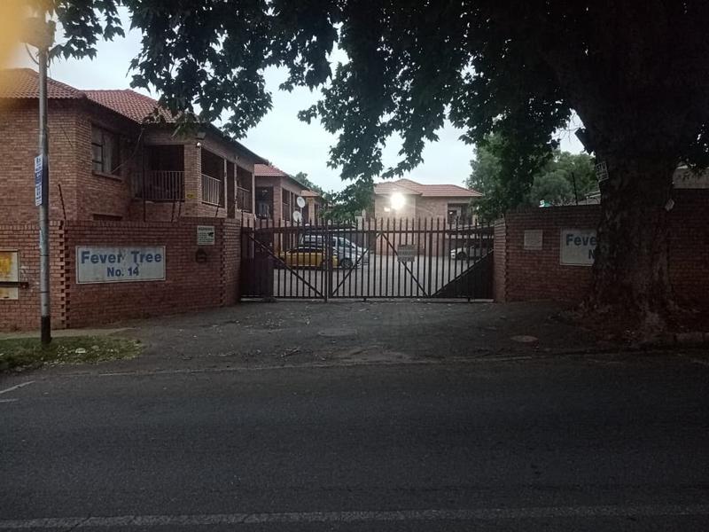 2 Bedroom Property for Sale in Florida Lake Gauteng