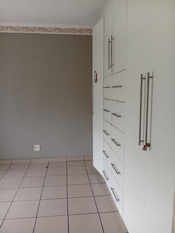 4 Bedroom Property for Sale in Vanderbijlpark SE 6 Gauteng