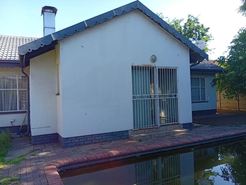 4 Bedroom Property for Sale in Vanderbijlpark SE 6 Gauteng