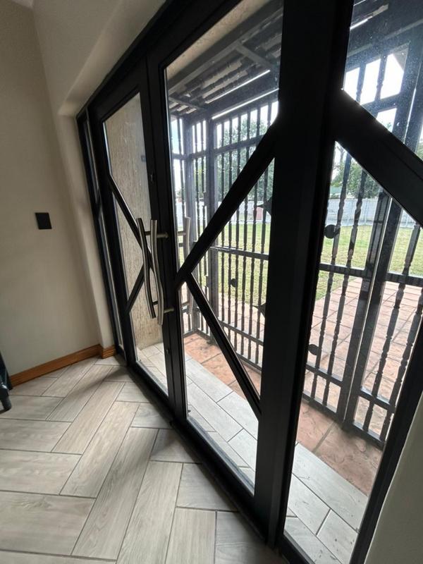 4 Bedroom Property for Sale in Vanderbijlpark SW 5 Gauteng