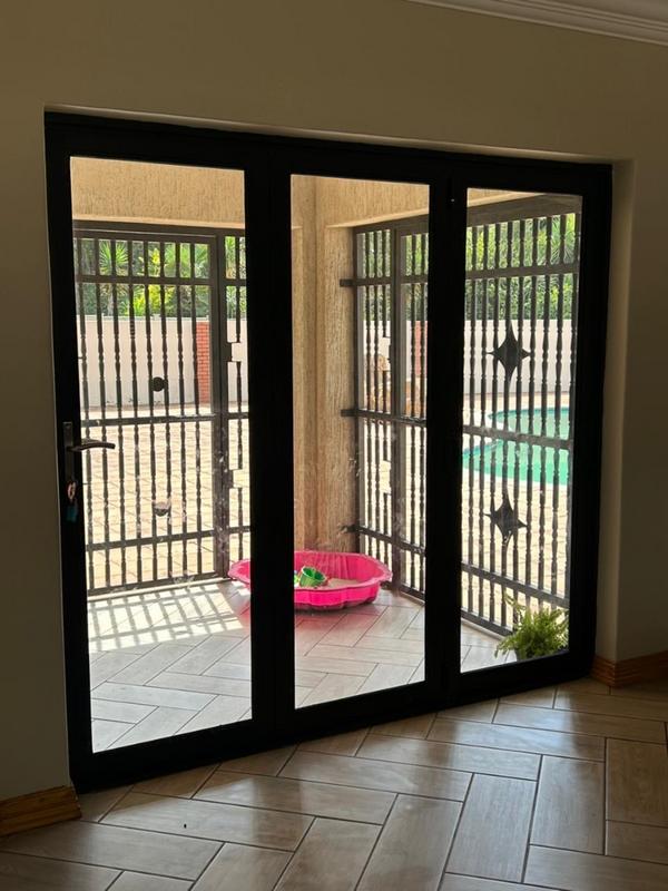 4 Bedroom Property for Sale in Vanderbijlpark SW 5 Gauteng