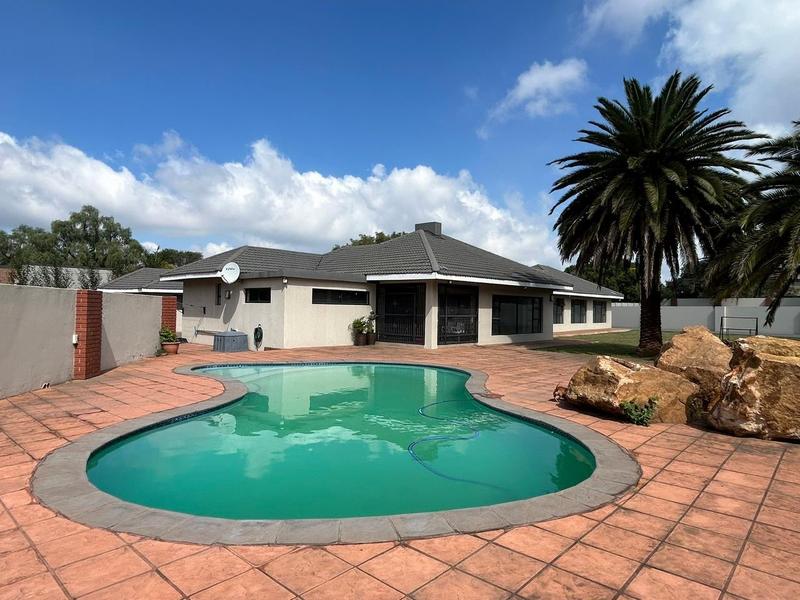 4 Bedroom Property for Sale in Vanderbijlpark SW 5 Gauteng