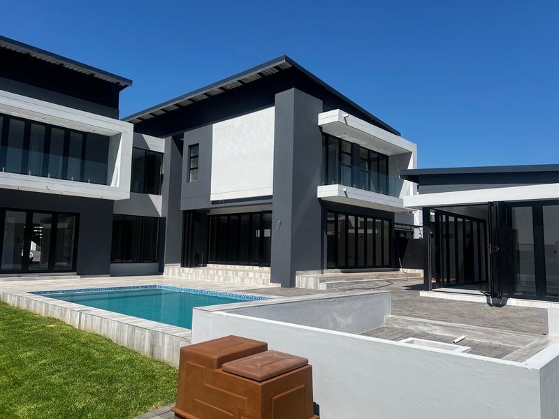 5 Bedroom Property for Sale in Midstream Heights Gauteng
