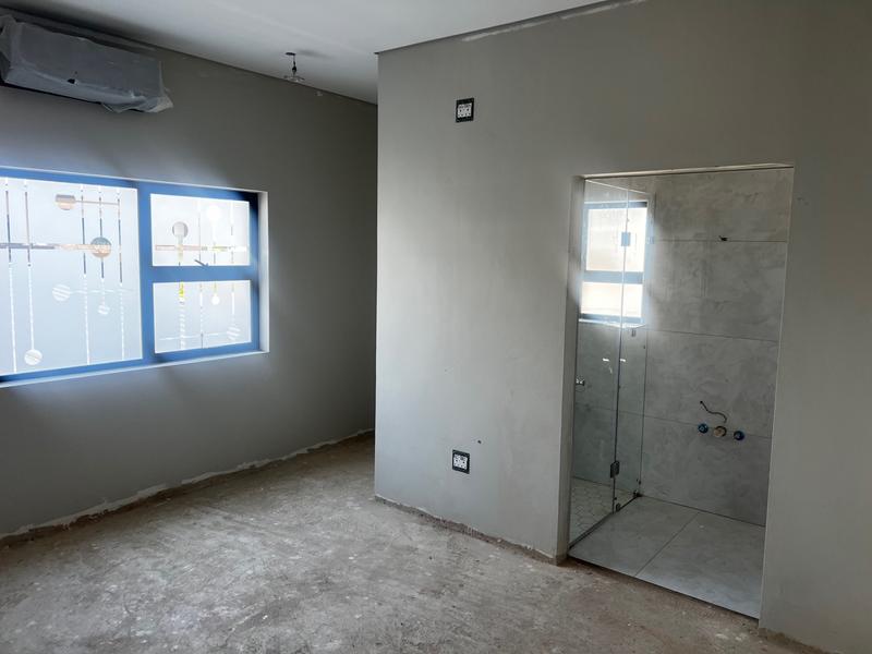 5 Bedroom Property for Sale in Midstream Heights Gauteng