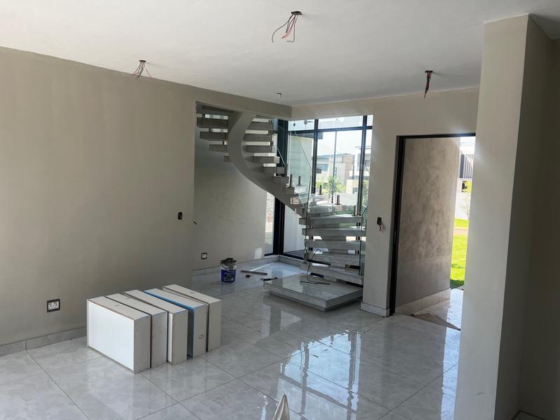 5 Bedroom Property for Sale in Midstream Heights Gauteng