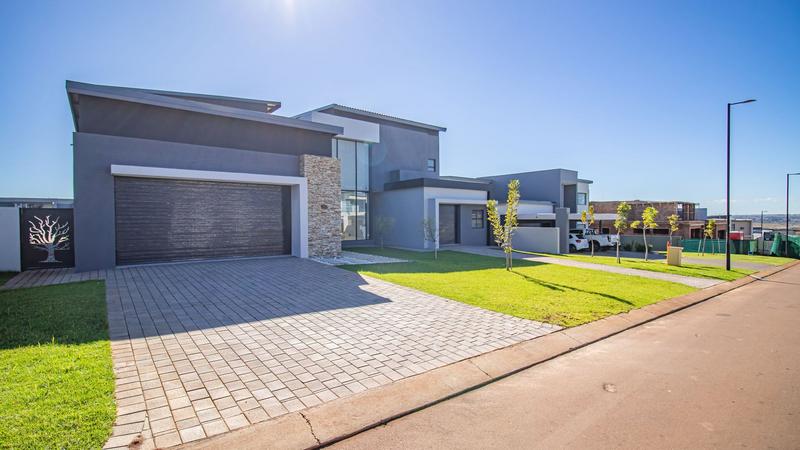 5 Bedroom Property for Sale in Midstream Heights Gauteng