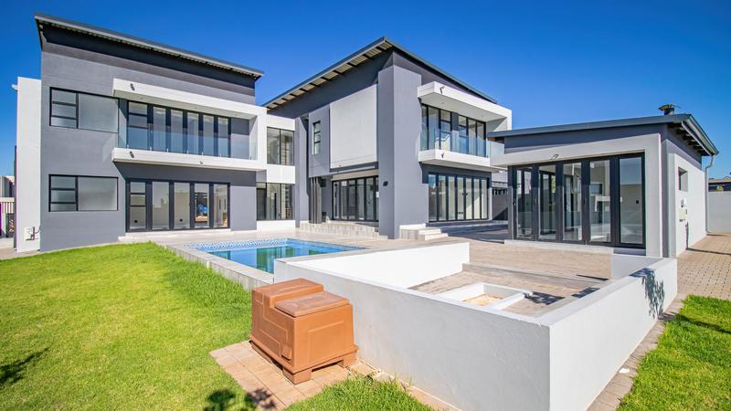 5 Bedroom Property for Sale in Midstream Heights Gauteng