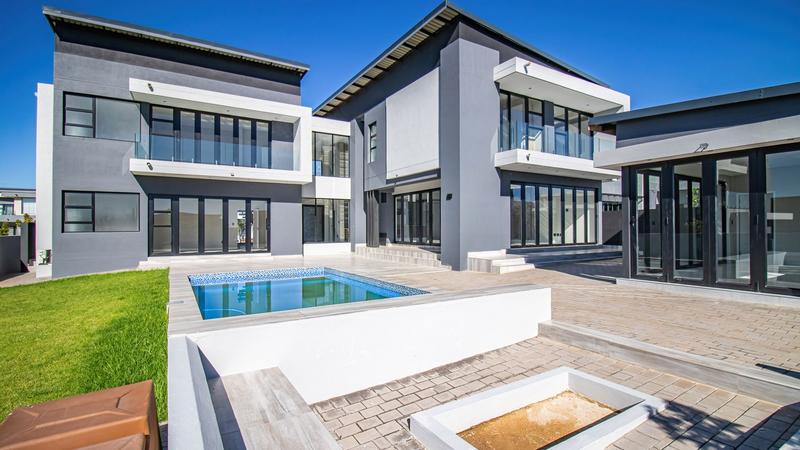 5 Bedroom Property for Sale in Midstream Heights Gauteng