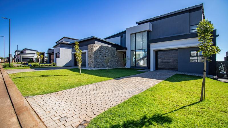 5 Bedroom Property for Sale in Midstream Heights Gauteng